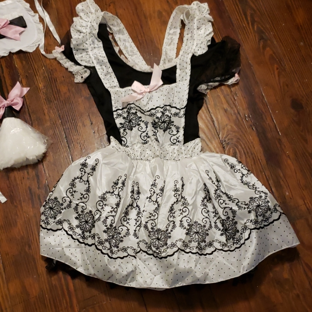 French maid costume